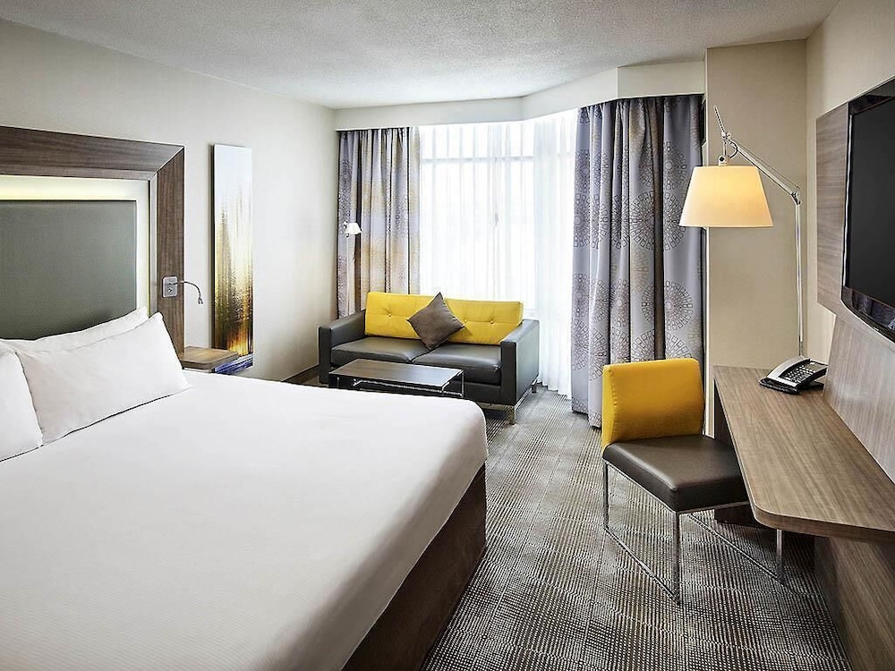 Habitación ejecutiva con 1 cama king size del hotel Novotel Toronto North York. Foto 12