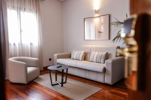 Habitación Triple del hotel Escuela Santa Brígida