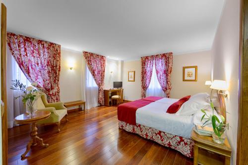 Suite Junior del hotel AZZ Peñafiel Las Claras Spa. Foto 6