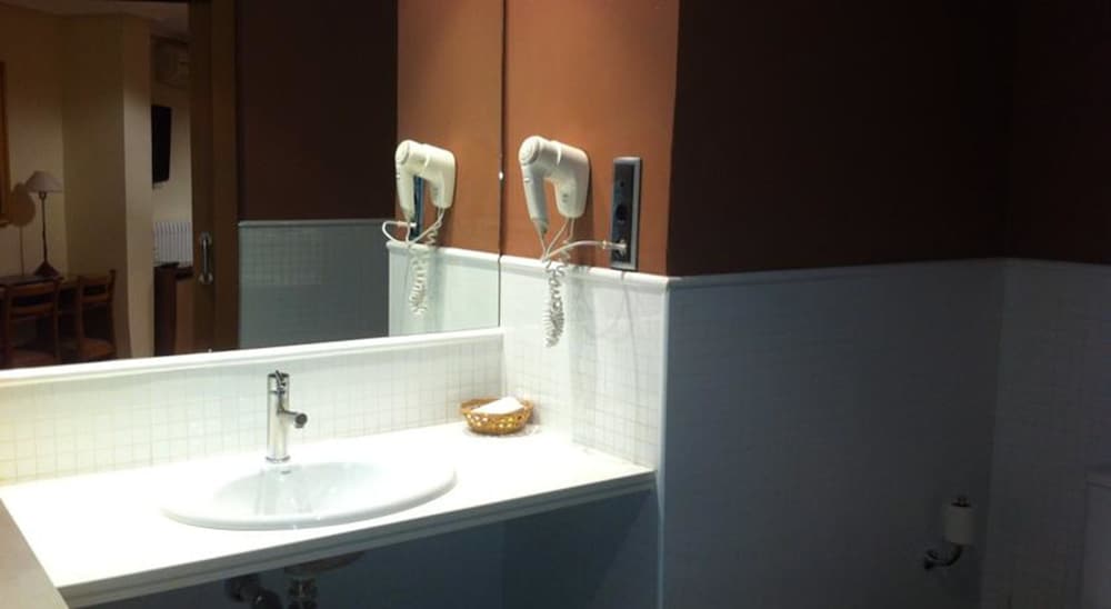 Habitación estándar doble del hotel Cesaraugusta. Foto 3