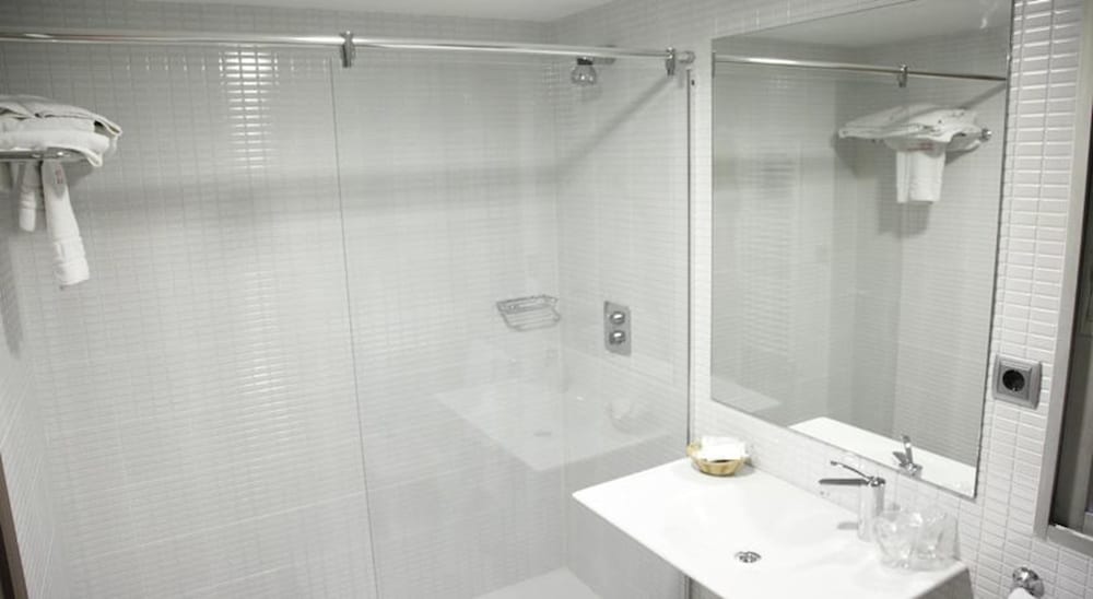 Habitación Individual Estándar del hotel Cesaraugusta. Foto 5