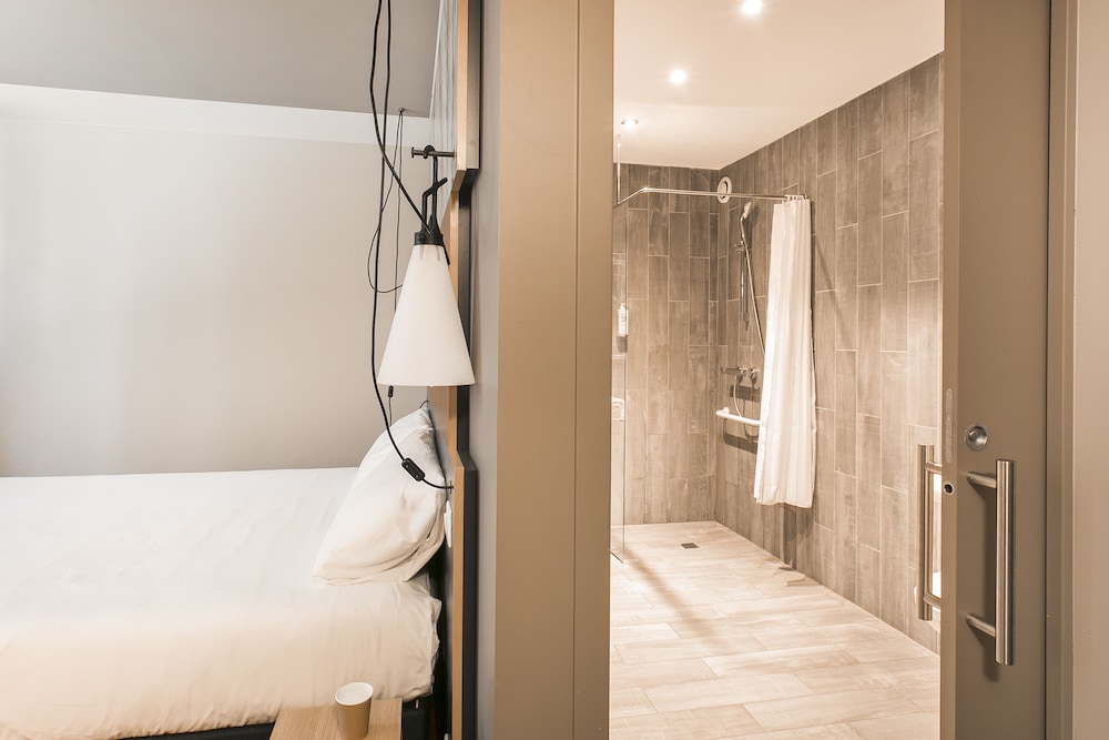 Habitación Estándar con 1 cama doble del hotel Ibis Avignon Sud. Foto 9