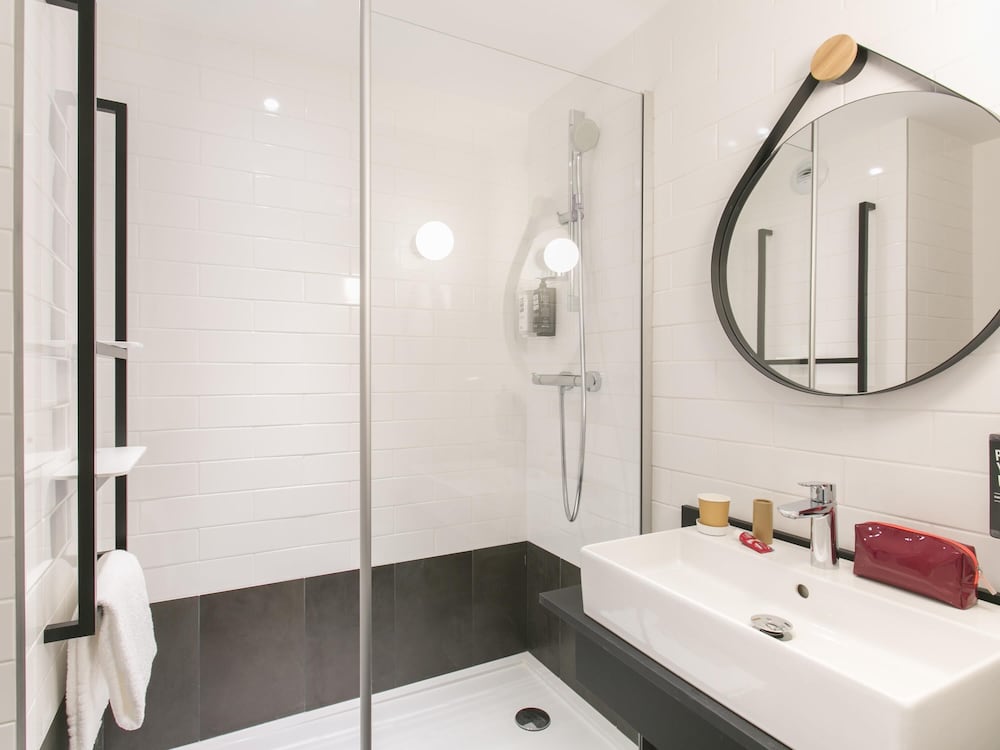 Habitación estándar con 2 camas individuales del hotel Ibis Avignon Sud. Foto 10
