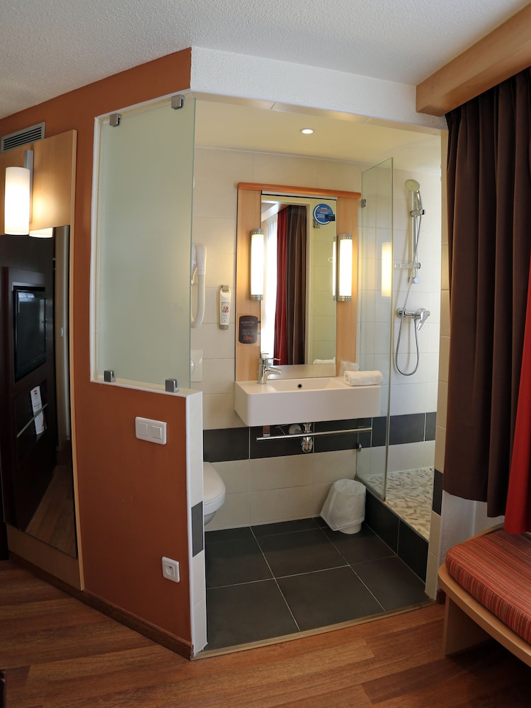 Habitación Estándar con 1 cama doble del hotel Ibis Montpellier Centre Polygone. Foto 7