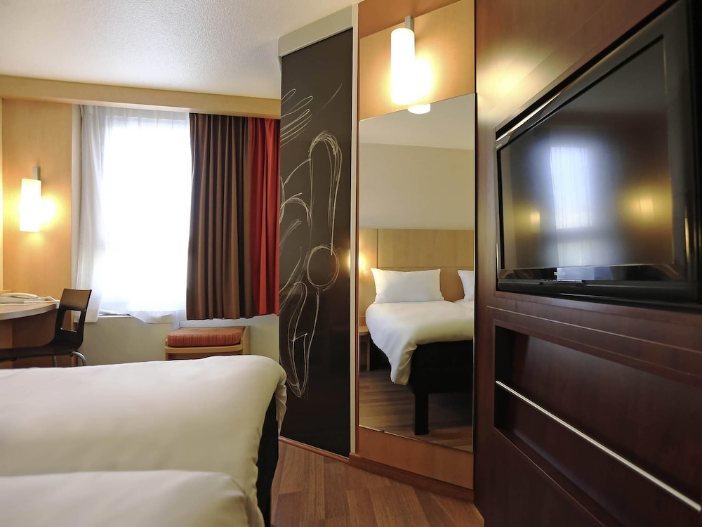 Habitación estándar con dos camas individuales del hotel Ibis Montpellier Centre Polygone. Foto 3