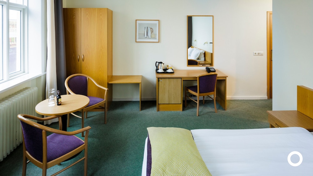 Habitación superior con 1 cama doble o 2 individuales del hotel Center Hotels Skjaldbreið. Foto 1