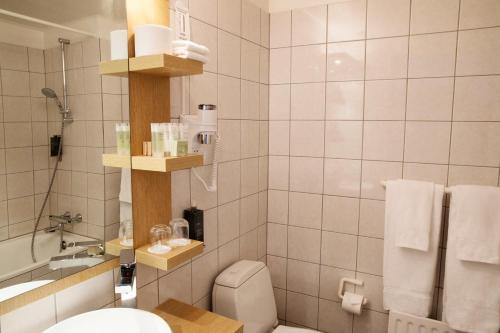 Habitación Triple del hotel Fosshotel Raudara. Foto 3