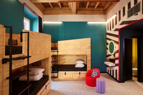 CAMA EN HABITACIÓN COMPARTIDA 6 del hotel JO&JOE Roma. Foto 1