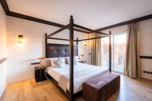 Suite con cama extragrande del hotel Imperial Holiday and Spa. Foto 2