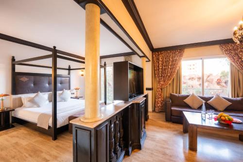 Suite con cama extragrande del hotel Imperial Holiday and Spa. Foto 3