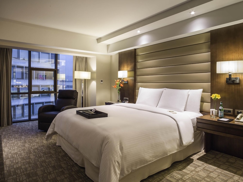 Suite Ejecutiva 1 Dormitorio King del hotel Swissôtel Lima