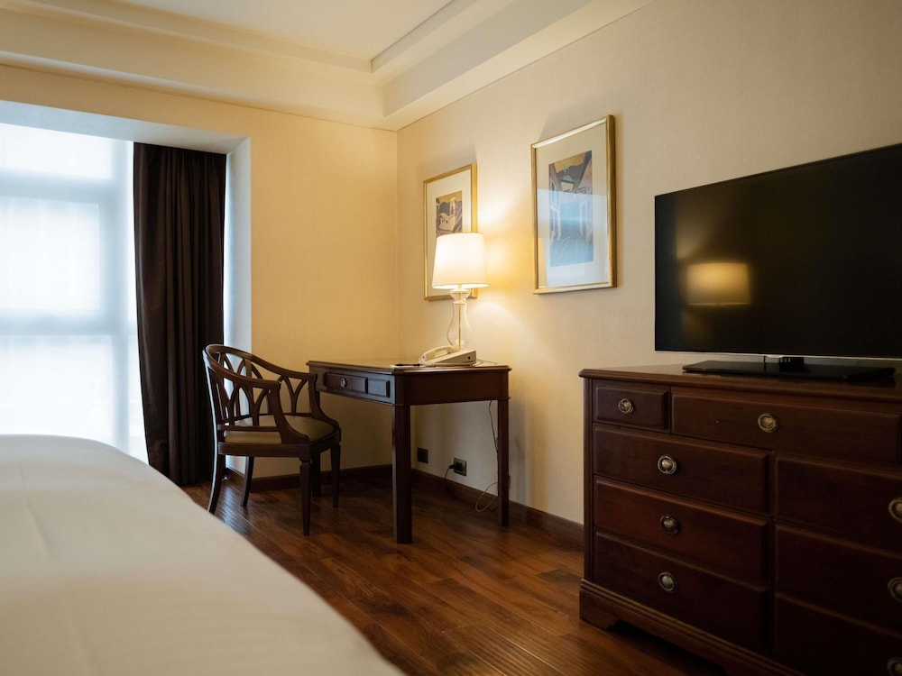 Habitación Premier 1 King del hotel Swissôtel Lima. Foto 1