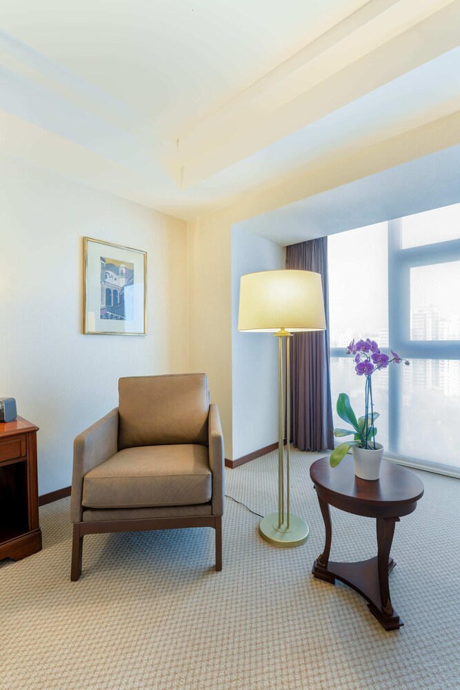 Habitación Premier 1 King del hotel Swissôtel Lima. Foto 6