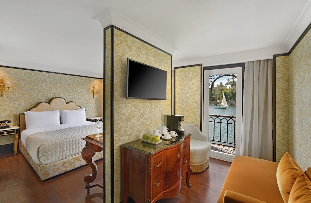 SUITE SENIOR del hotel Movenpick SS Misr. Monday - Friday