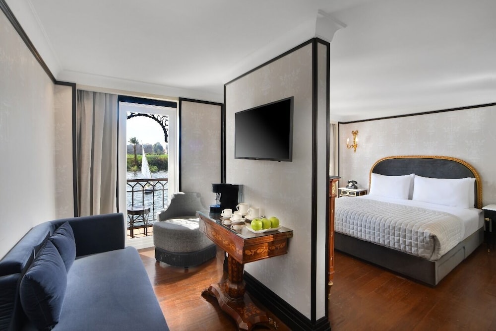 SUITE SENIOR del hotel Movenpick SS Misr. Monday - Friday. Foto 4