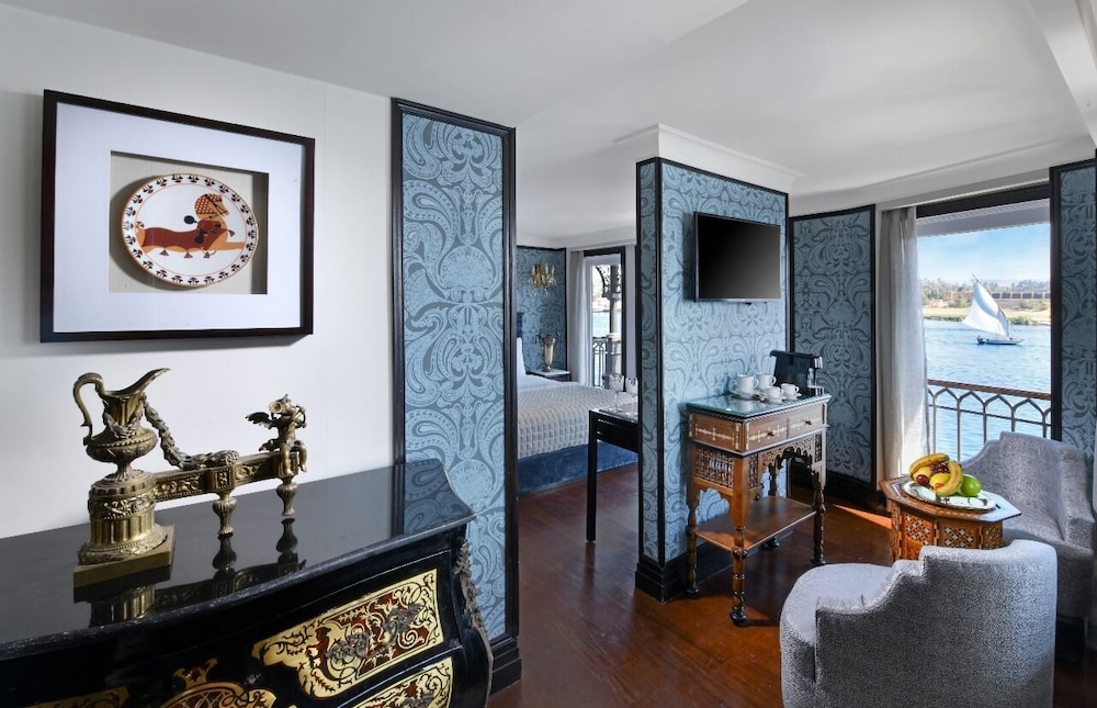 Suite Panorámica del hotel Movenpick SS Misr. Monday - Friday