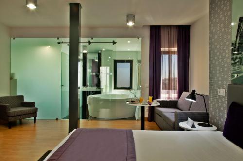 Suite Diamond con terraza del hotel America Diamonds. Foto 1