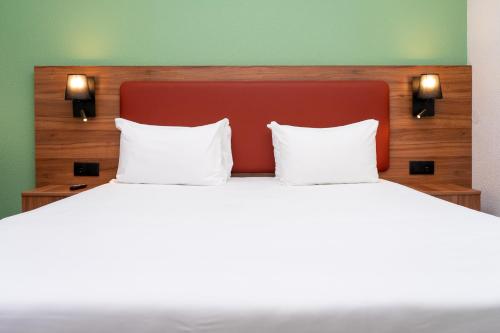 Habitación Doble Superior del hotel Campanile Lisbon South - Setubal. Foto 9