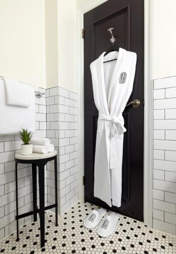 Habitación con cama extragrande. del hotel The Gregorian. Foto 3