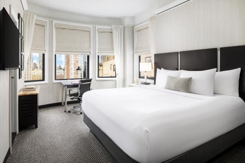 Habitación con cama extragrande. del hotel The Gregorian. Foto 9