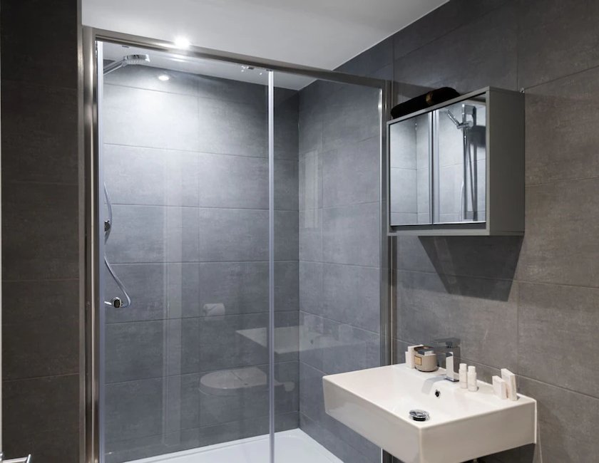 Estudio clásico, baño privado del hotel Fitzrovia apartments by DMONTRIO. Foto 8