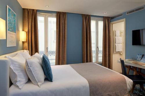 Habitación Doble Clásica con ducha del hotel Grand Hotel Malher. Foto 4