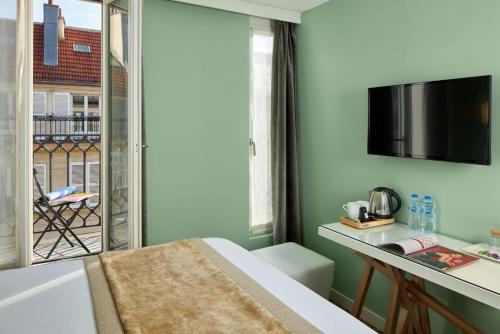 Habitación doble con balcón del hotel Grand Hotel Malher. Foto 1
