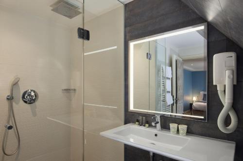 Habitación Doble - Planta superior del hotel Grand Hotel Malher. Foto 6