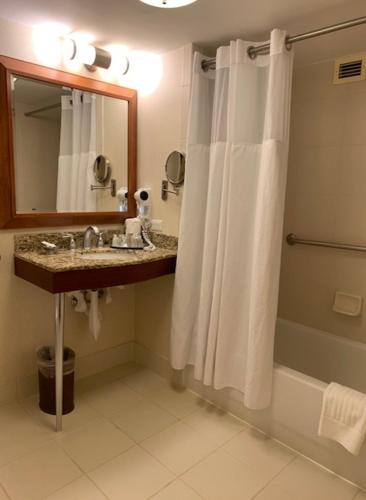 Habitación Doble ADA Deluxe - Cama extragrande del hotel San Carlos. Foto 3