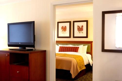 Suite Elite de 1 dormitorio con cama extragrande del hotel San Carlos. Foto 5