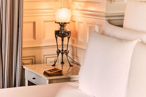 Suite con cama extragrande del hotel At Sloane. Foto 1