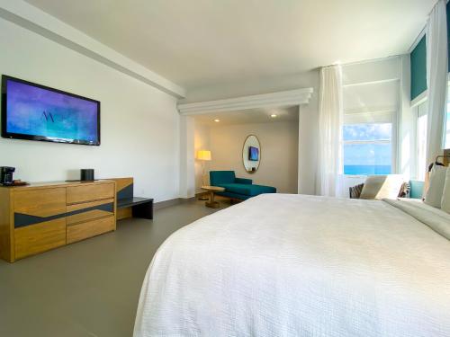 Suite Junior Doble con cama grande del hotel Marseilles. Foto 5