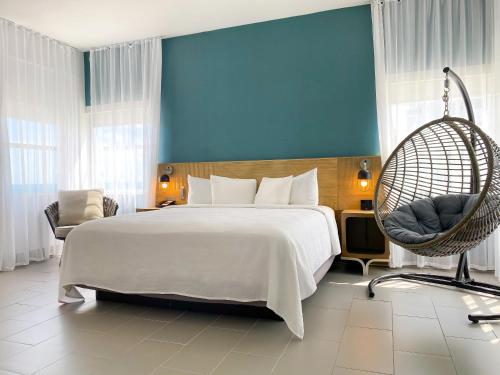 Suite Junior Doble con cama grande del hotel Marseilles. Foto 7