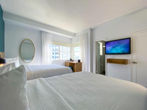Habitación Doble Signature con vistas a la ciudad del hotel Marseilles. Foto 8