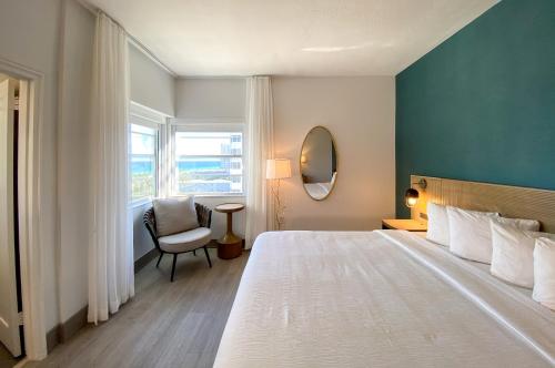 Habitación Superior con cama extragrande del hotel Marseilles. Foto 4