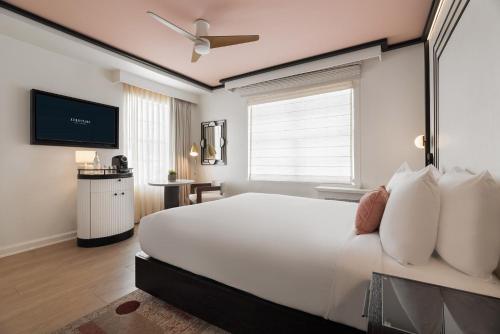 Habitación Deluxe con cama extragrande del hotel Eurostars Winter Haven