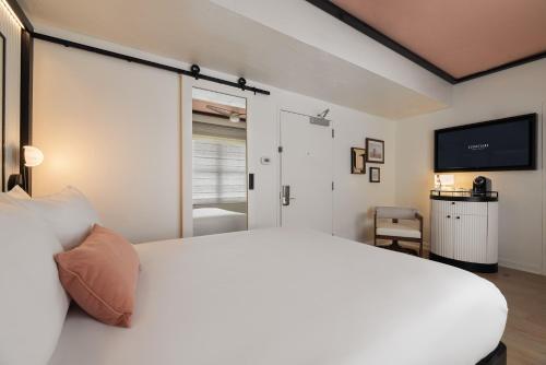 Habitación Deluxe con cama extragrande del hotel Eurostars Winter Haven. Foto 7