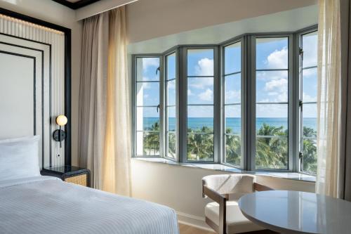 Habitación Deluxe con vistas al mar - Cama extragrande del hotel Eurostars Winter Haven