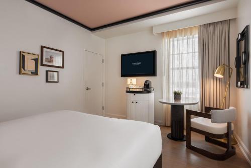 Habitación Deluxe - 1 cama grande del hotel Eurostars Winter Haven. Foto 4