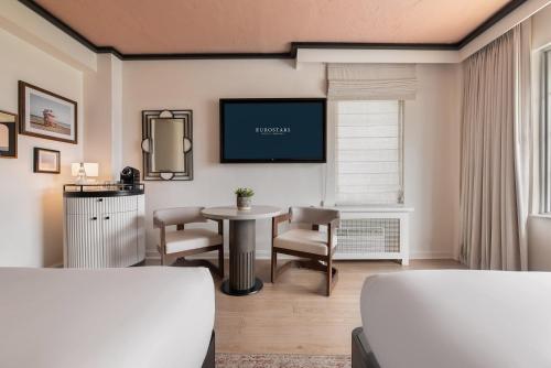 Habitación Familiar con vistas al mar del hotel Eurostars Winter Haven. Foto 1