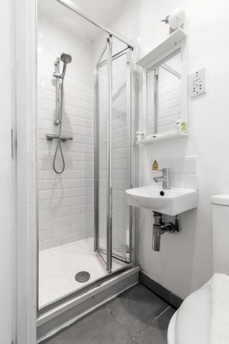 Habitación Individual Estándar con ducha del hotel Wembar. Foto 10