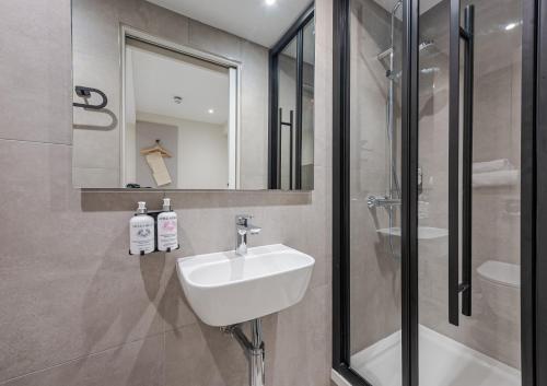 Habitación Doble Económica - Sin ventanas del hotel St Pancras Inn. Foto 2