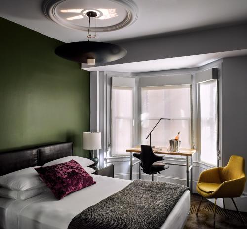 Habitación Deluxe con cama extragrande del hotel Zeppelin San Francisco