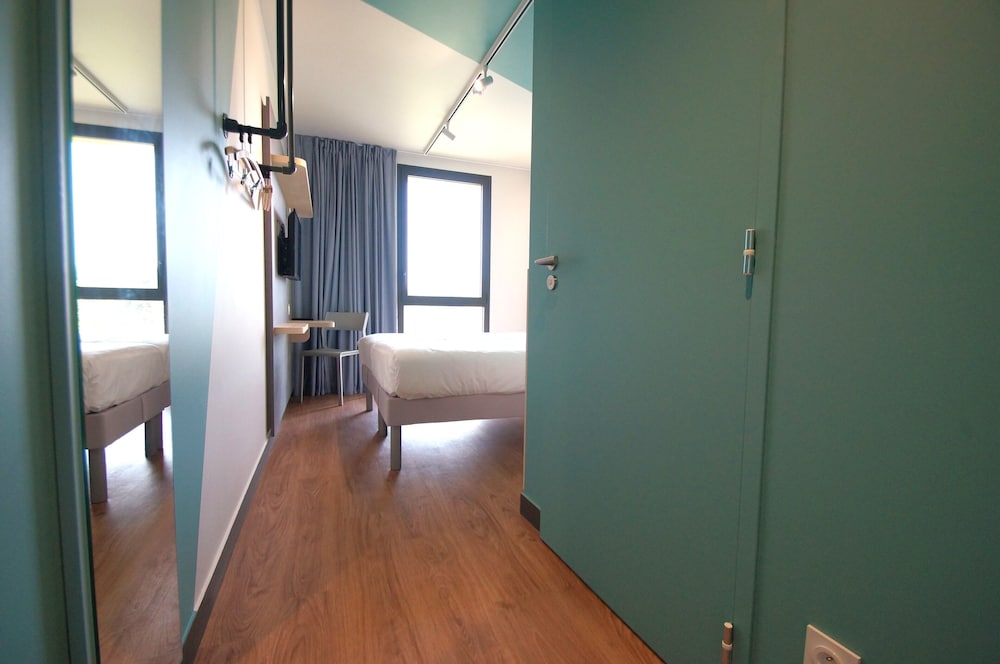 Habitación estándar, 2 camas individuales del hotel Ibis Budget Loudéac Vélodrome (Ouverture Juillet 2023). Foto 1