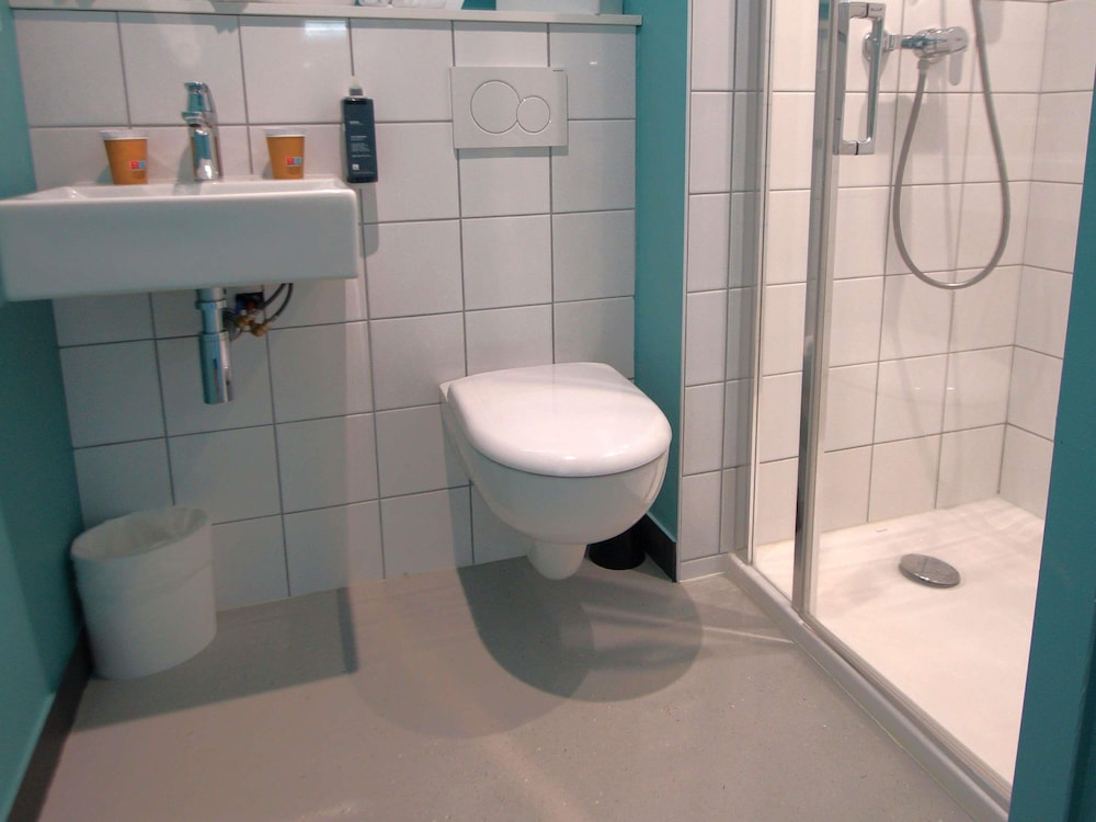 Habitación estándar, 2 camas individuales del hotel Ibis Budget Loudéac Vélodrome (Ouverture Juillet 2023). Foto 3