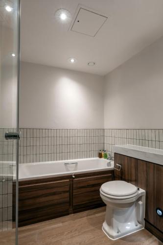 Habitación Doble Deluxe Superior - 1 o 2 camas del hotel The Chamberlain. Foto 6