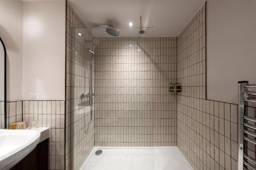 Habitación Doble Deluxe Superior - 1 o 2 camas del hotel The Chamberlain. Foto 8