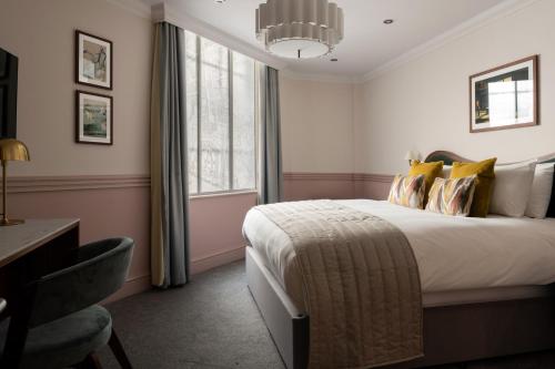 Habitación Doble Deluxe Superior - 1 o 2 camas del hotel The Chamberlain. Foto 11