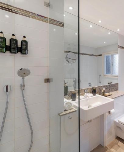 Suite Principal Strawberry Thief del hotel Melia London Kensington a Melia Collection. Foto 39