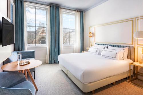 Habitación Premium con cama extragrande del hotel Melia London Kensington a Melia Collection. Foto 40